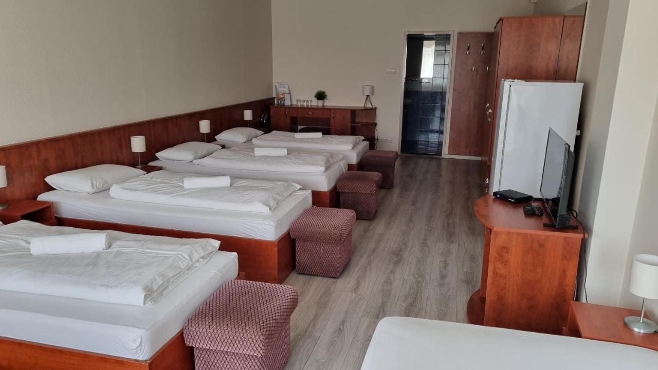 Sport Hotel Tatabánya Dış mekan fotoğraf