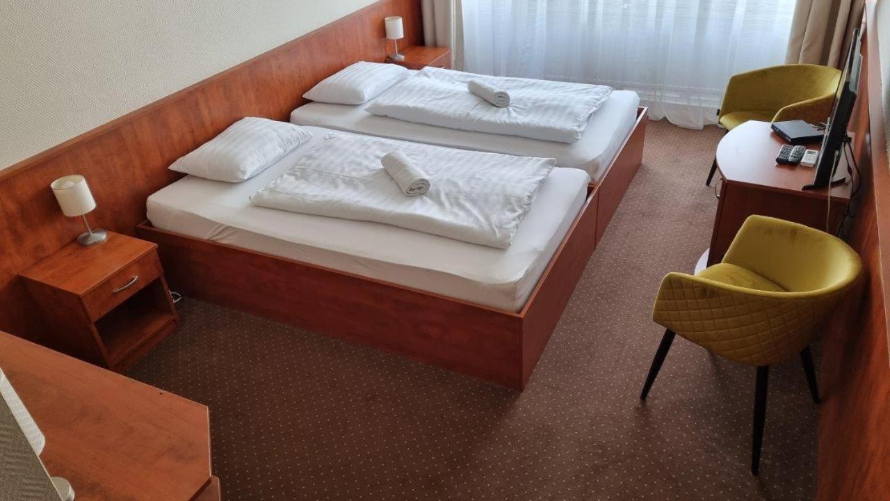 Sport Hotel Tatabánya Dış mekan fotoğraf