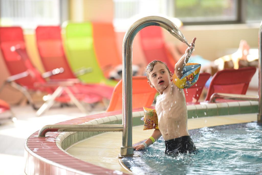 Sport Hotel Tatabánya Dış mekan fotoğraf