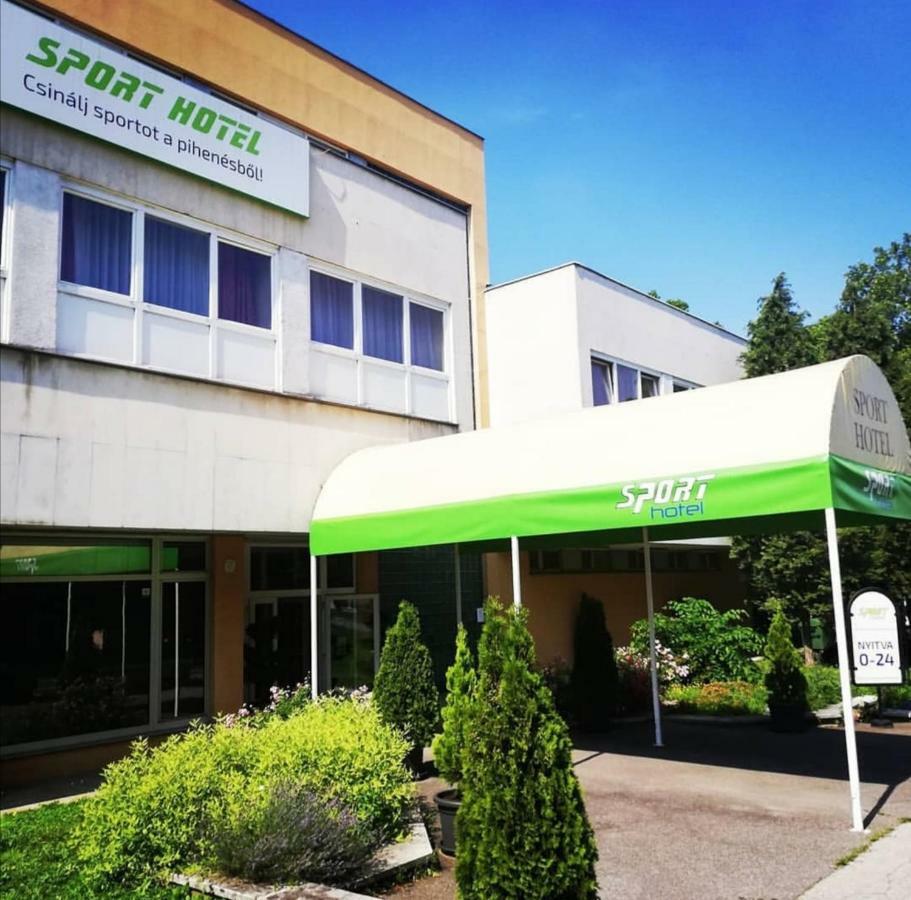 Sport Hotel Tatabánya Dış mekan fotoğraf