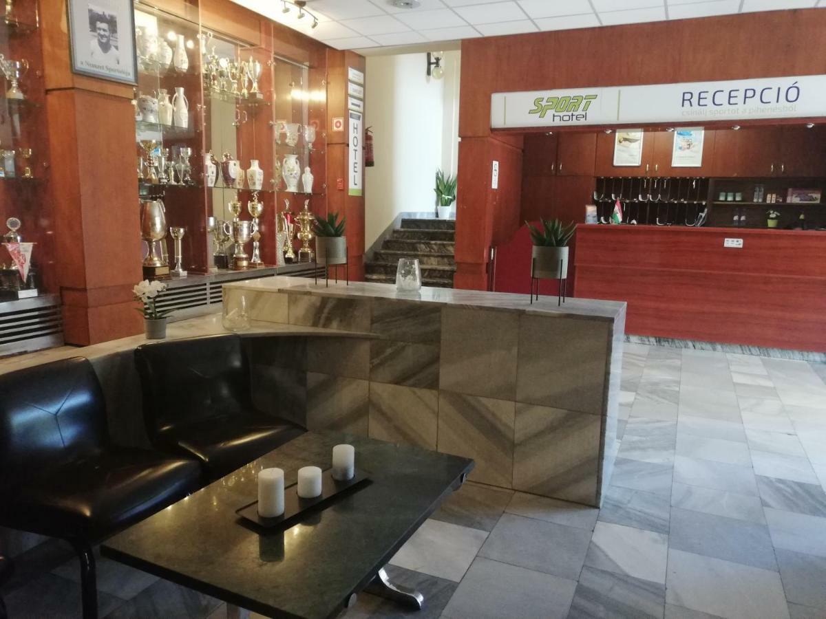 Sport Hotel Tatabánya Dış mekan fotoğraf