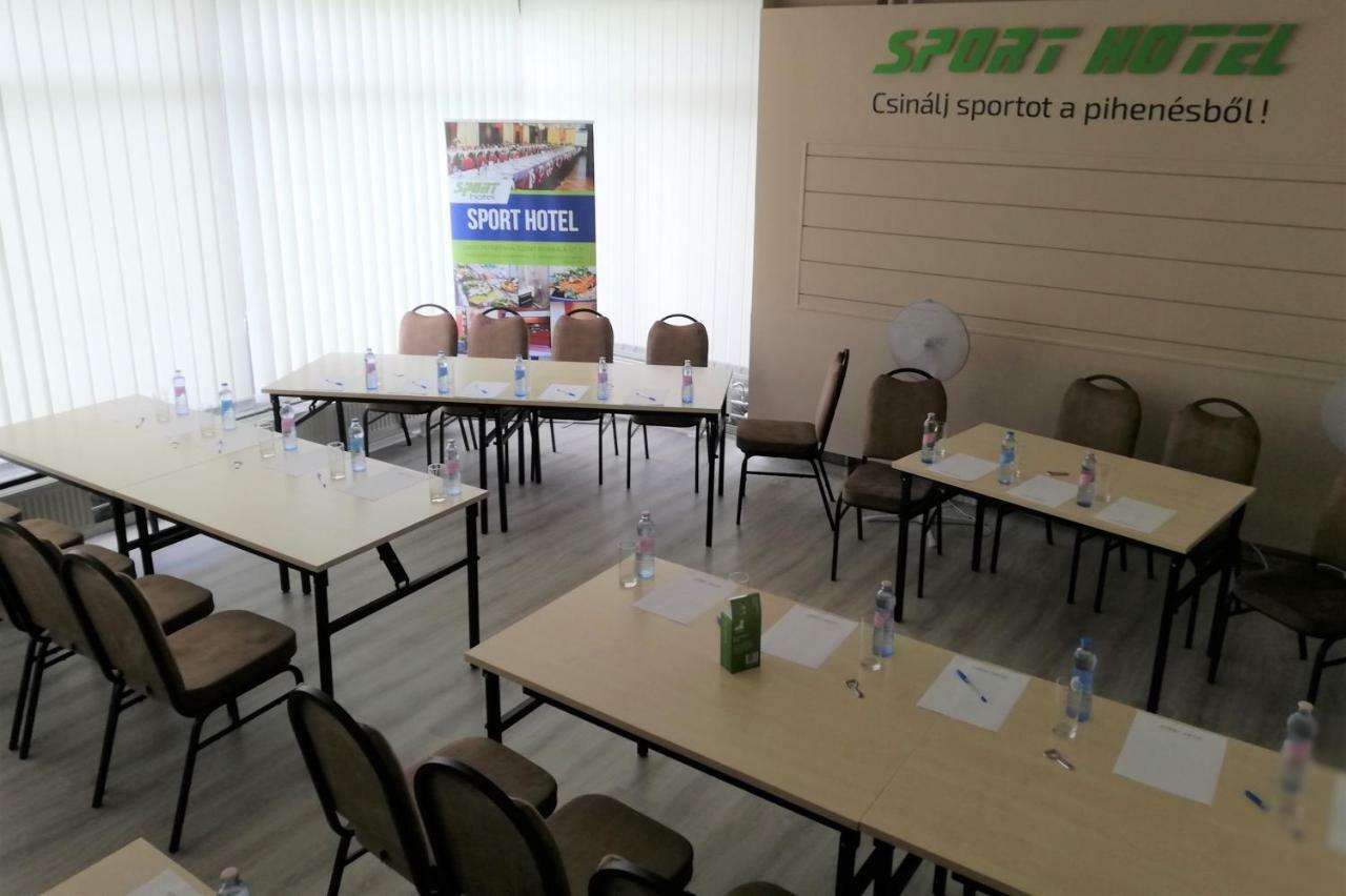 Sport Hotel Tatabánya Dış mekan fotoğraf